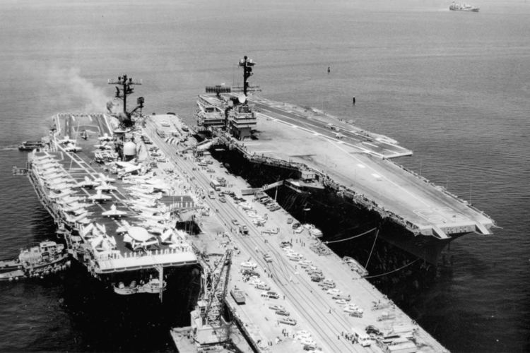 USS Intrepid (CV-11) FileUSS Intrepid CVS11 and Forrestal CVA59 at Norfolk 1968