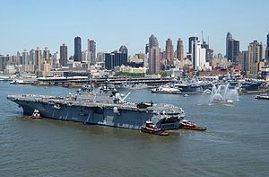 USS Iwo Jima (LHD-7) httpsuploadwikimediaorgwikipediacommonsthu