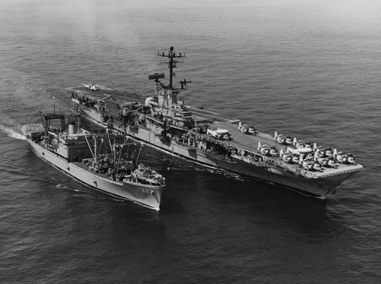 USS Mauna Kea (AE-22) FileUSS Mauna Kea AE22 replenishes USS Bennington CVS20 in