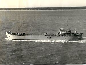 USS Nye County (LST-1067) httpsuploadwikimediaorgwikipediacommonsthu