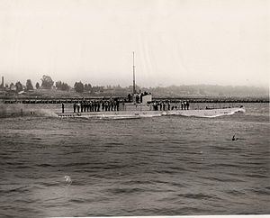 USS O-16 (SS-77) httpsuploadwikimediaorgwikipediacommonsthu