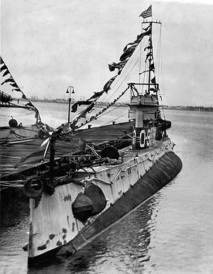 USS O-9 (SS-70) httpsuploadwikimediaorgwikipediacommonsthu