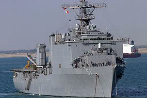USS Oak Hill (LSD-51) httpsuploadwikimediaorgwikipediacommonsthu