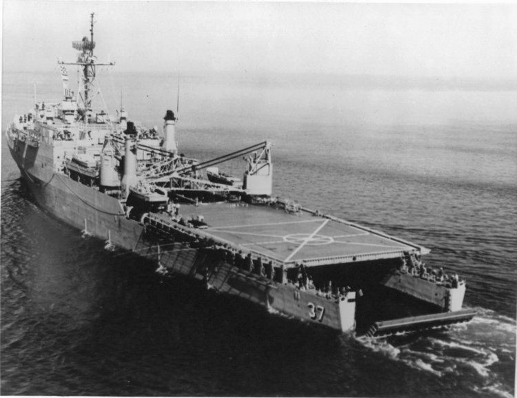 USS Portland (LSD-37) wwwnavsourceorgarchives101210123718jpg