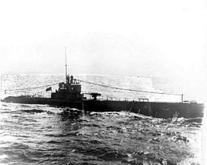 USS R-19 (SS-96) httpsuploadwikimediaorgwikipediacommonsthu