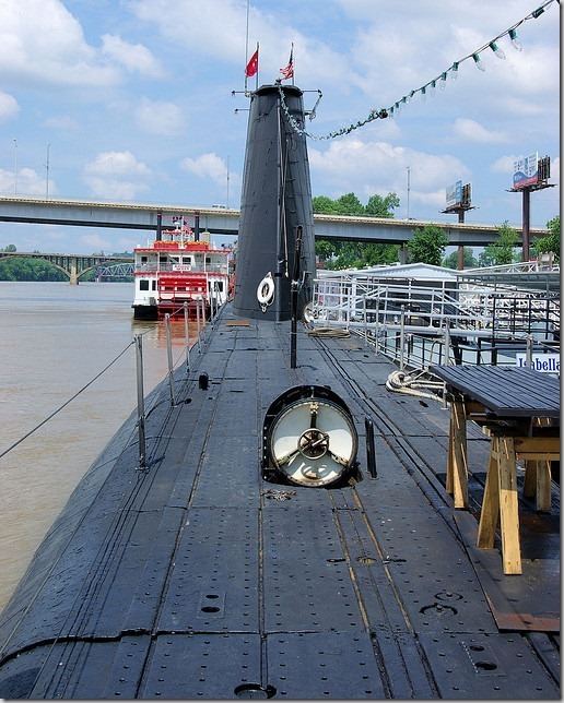 USS Razorback (SS-394) A submarine in the Arkansas River