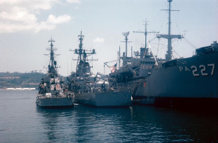 USS Renville (APA-227) 19660430FTB328 USS Hopewell DD681 USS Davis DD937 USS Flickr