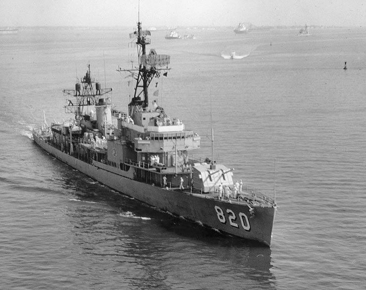 USS Rich (DD-820) FileUSS Rich DDE820 H99851jpg Wikimedia Commons