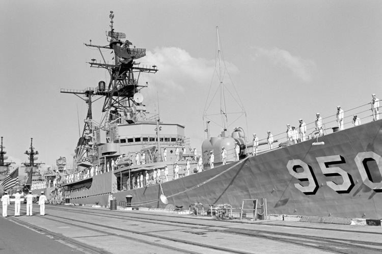 USS Richard S. Edwards FileUSS Richard S Edwards DD950 decommissioningjpg Wikimedia