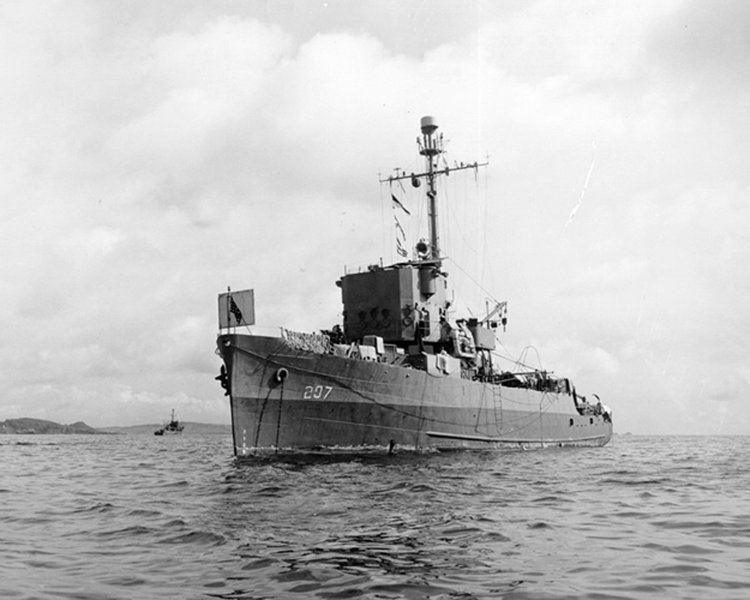 USS Scrimmage (AM-297) wwwnavsourceorgarchives11110229704jpg