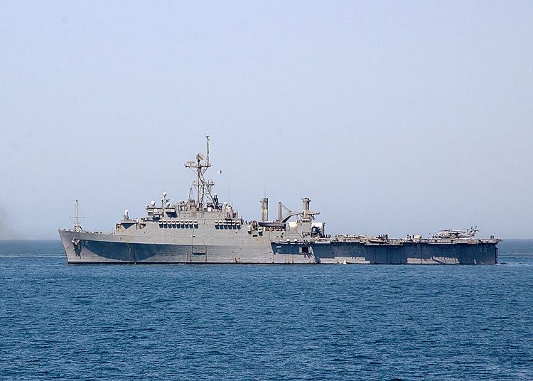 USS Shreveport (LPD-12) FileUS Navy 040627N6812T004 Amphibious transport dock USS