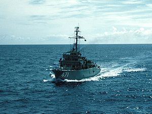 USS Skill (MSO-471) httpsuploadwikimediaorgwikipediacommonsthu