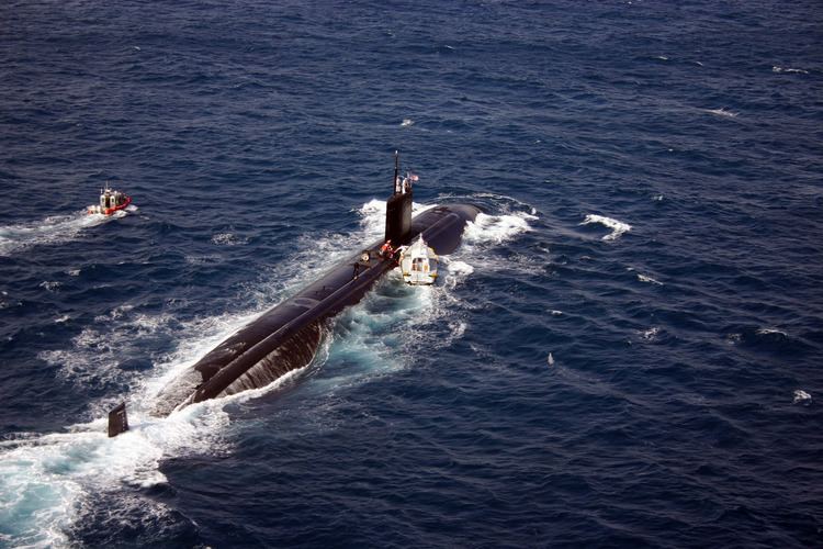 USS Toledo (SSN-769) FileUS Navy 090427N8670L001 A Port Everglades harbor pilot pulls