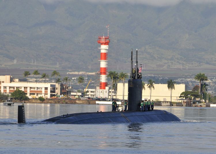 USS Tucson (SSN-770) FileUS Navy 111214NUK333035 The Los Angelesclass submarine USS