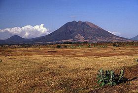 Usulután (volcano) httpsuploadwikimediaorgwikipediacommonsthu