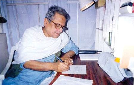 Utpal Kumar Basu Bengali poet Utpal Kumar Basu no more
