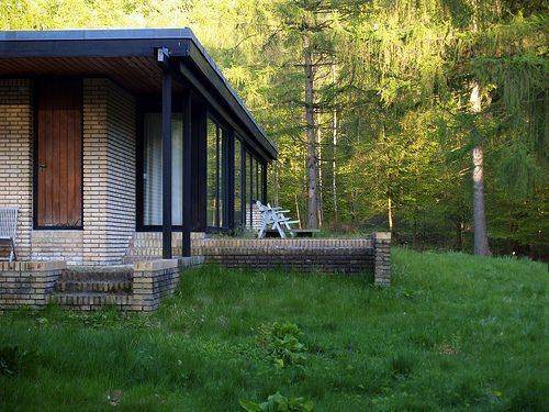 Utzon's House in Hellebæk httpssmediacacheak0pinimgcomoriginals01