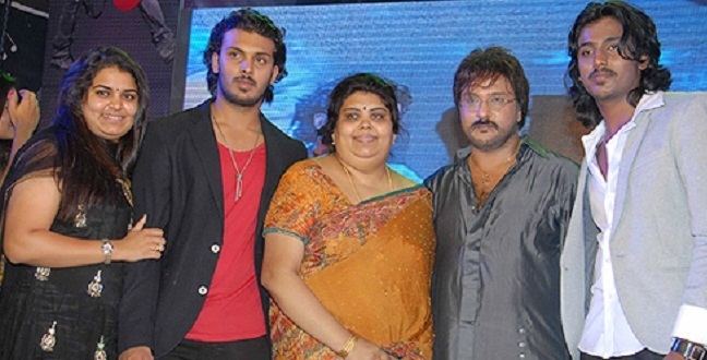 V. Ravichandran V Ravichandran family childhood photos Celebrity family wiki