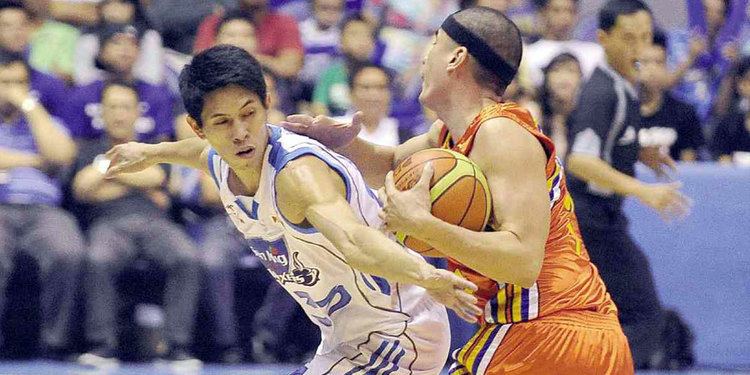Val Acuña San Mig Mixers trip Meralco Bolts Inquirer Sports