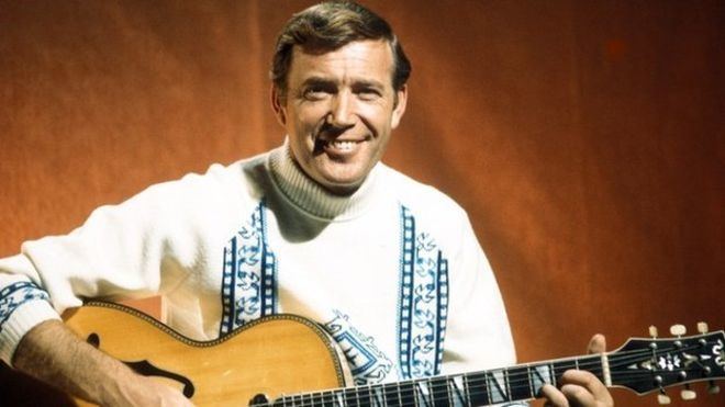 Val Doonican Obituary Val Doonican BBC News