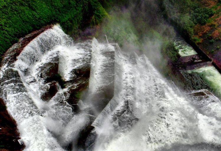 Valara Valara Waterfalls Munnar Srujana Kalluru Flickr