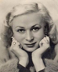 Valentina Serova httpsuploadwikimediaorgwikipediacommonsthu