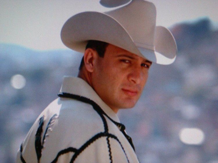 Valentín Elizalde Valentin Elizalde Lyrics Music News and Biography MetroLyrics