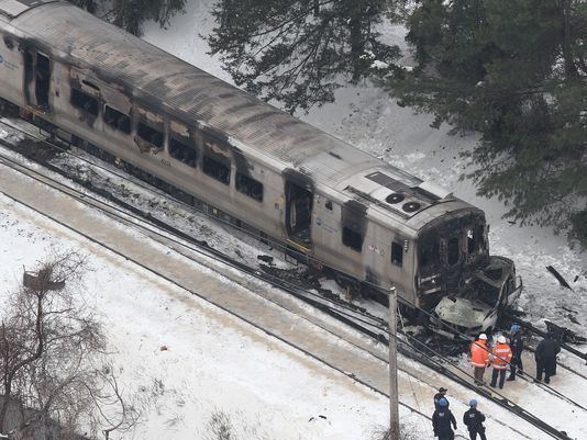 Valhalla train crash MetroNorth train crash 6 dead 15 hurt NTSB starts probe