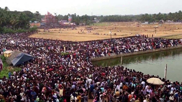 Vallanghy Nenmara Vela crowd during nemmara vallanghy Vela 2015 YouTube