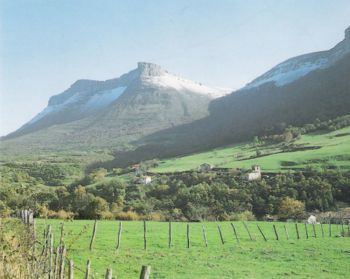 Valle de Mena httpsuploadwikimediaorgwikipediacommonsthu