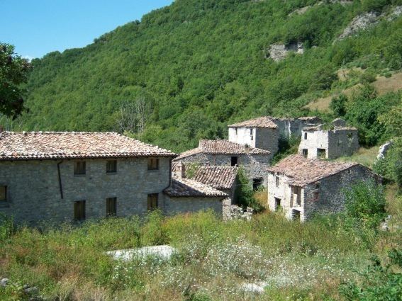 Valle Piola Valle Piola Gran Sasso medieval italian village for sale 485000