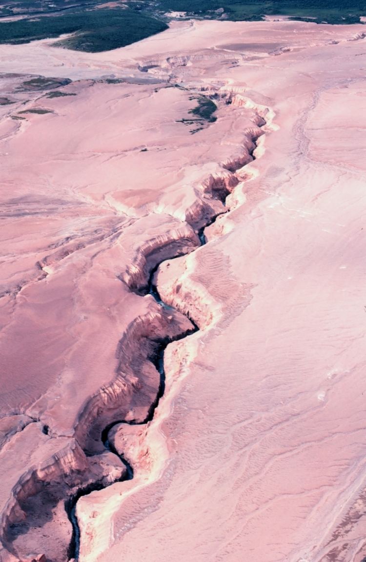 Valley of Ten Thousand Smokes httpsuploadwikimediaorgwikipediaen22aRiv