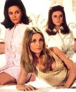 Valley of the Dolls (film) Valley of the Dolls Review 1967 Movie Review Contactmusiccom