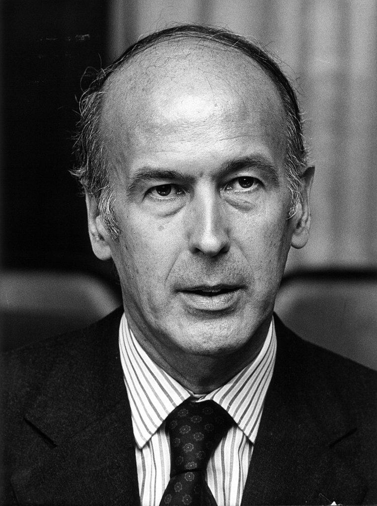 1975 black-and-white portrait of a 49-year-old Giscard d'Estaing