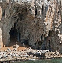 Vanguard Cave httpsuploadwikimediaorgwikipediacommonsthu