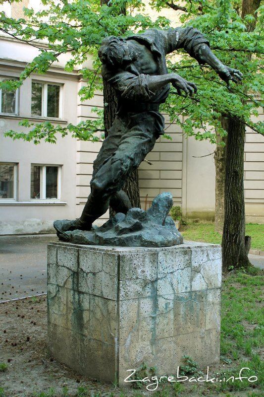 Vanja Radauš Croatian sculptor Vanja Radaus Ranjenik Wounded Man radaus
