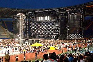 Vasco.08 Live in concert httpsuploadwikimediaorgwikipediacommonsthu