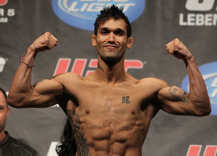 Vaughan Lee (fighter) UFC Fight Night 41 Fight Breakdown Iuri Alcantara 370