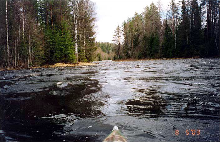 Vazhinka River skitaletsruwaterkareliavazhinkakronin2003va0