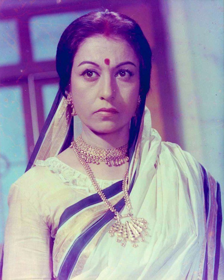 Film History Pics on Twitter: &quot;VEENA : actress born as Tajour Sultana in  Quetta. She debuted in Mehboob Khan&#39;s &#39;Garib&#39; (1942) and is known for  portraying royal characters. Today is her birthday.â¦