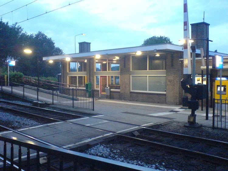 Veenendaal-De Klomp railway station