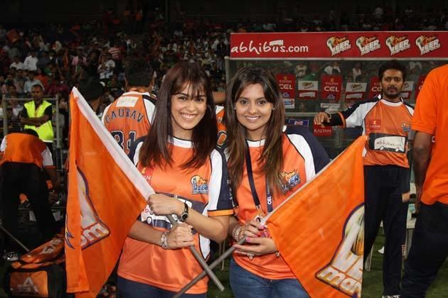 Veer Marathi Celebrity Cricket League Veer Marathi vs Mumbai Heroes Gangnam