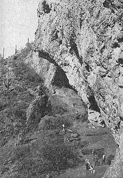 Ventana Cave httpsuploadwikimediaorgwikipediacommonsthu