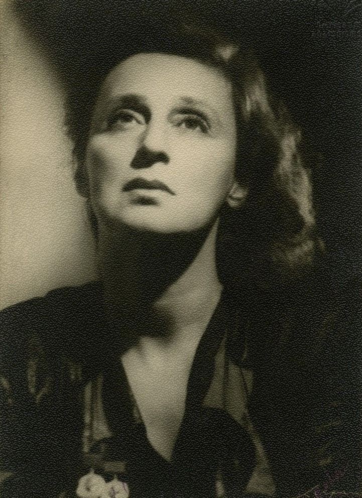 Veriko Anjaparidze Georgian actress Veriko Anjaparidze in 1947 National Parliamentary