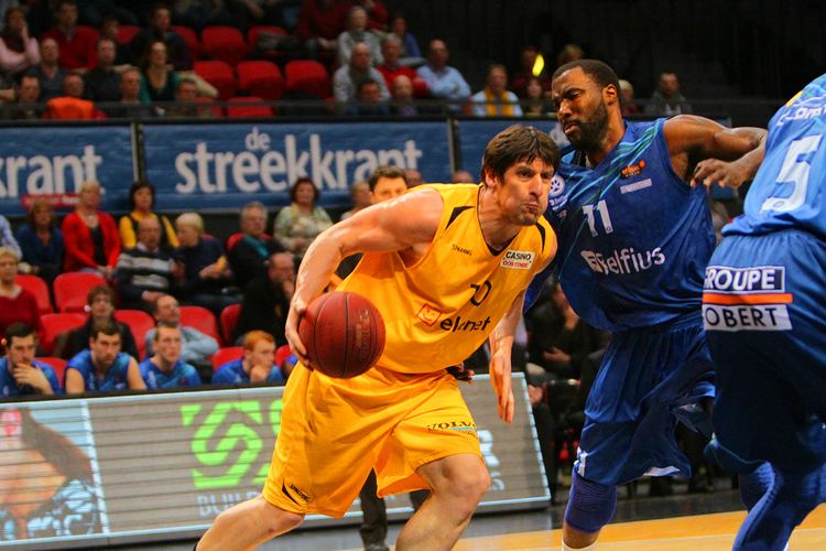 Veselin Petrović (basketball) BC Telenet Oostende Veselin Petrovic verlaat Oostende