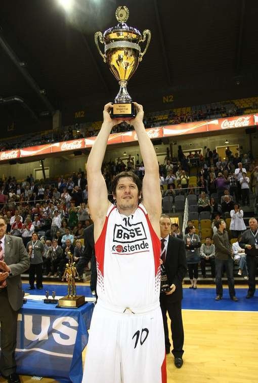 Veselin Petrović (basketball) Kampioen Oostende verliest aanvoerder Veselin Petrovic HLNbe