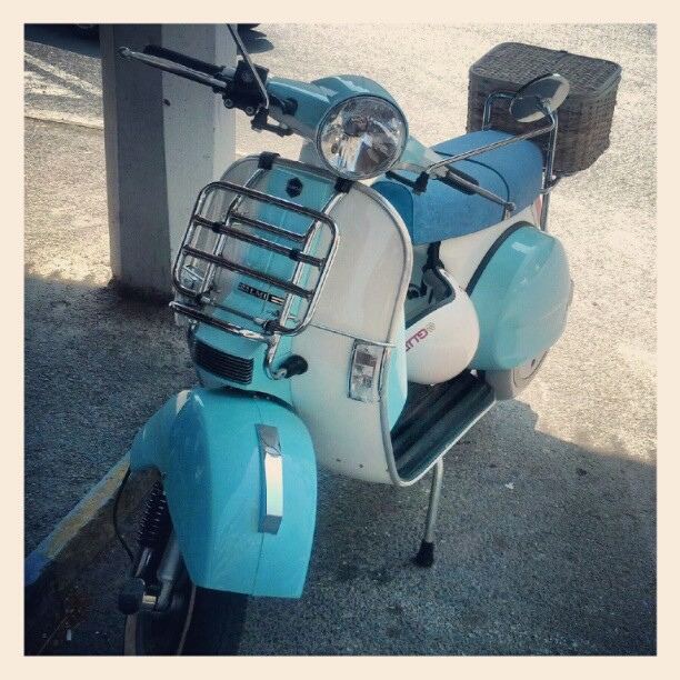 Vespa bicolor Vespa bicolor vespa scooter moto fashion cool italia Flickr