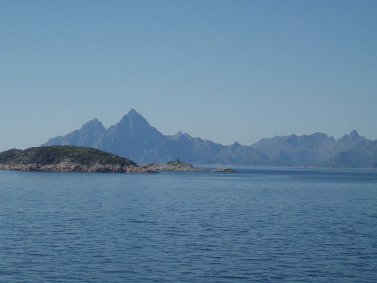 Vestfjorden httpsuploadwikimediaorgwikipediacommons22