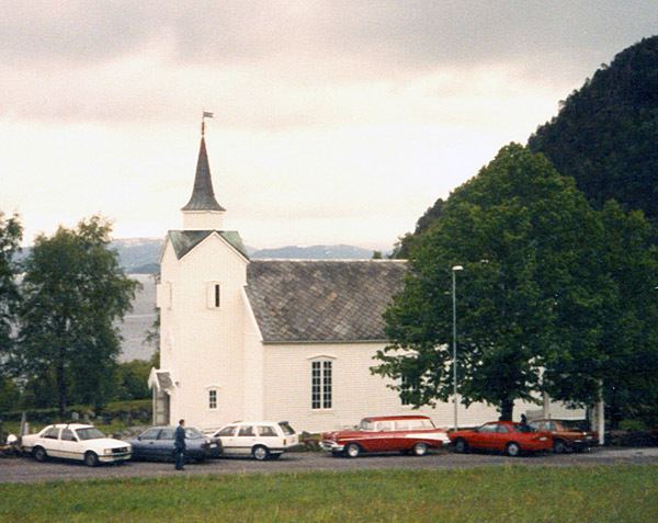 Vågstranda Church