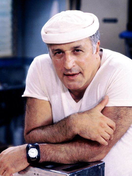 Vic Tayback 402 best RIP images on Pinterest Famous people American actors